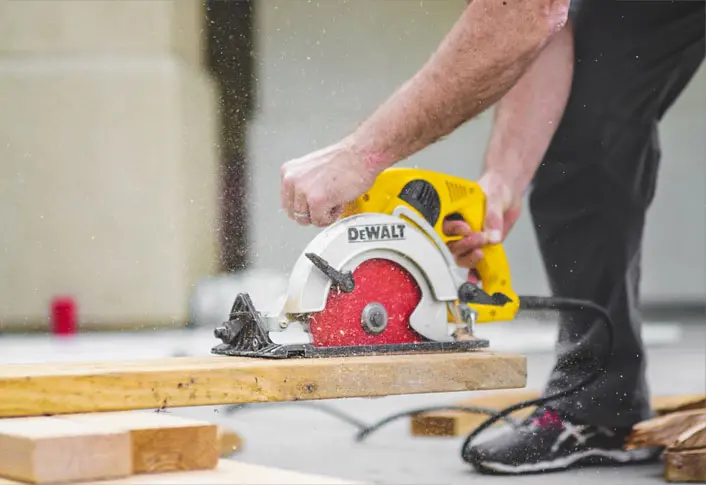 Working circular saw